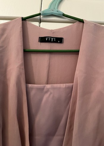 İşlemeli V Yaka Bej Uzun Elbise - Görsel 4