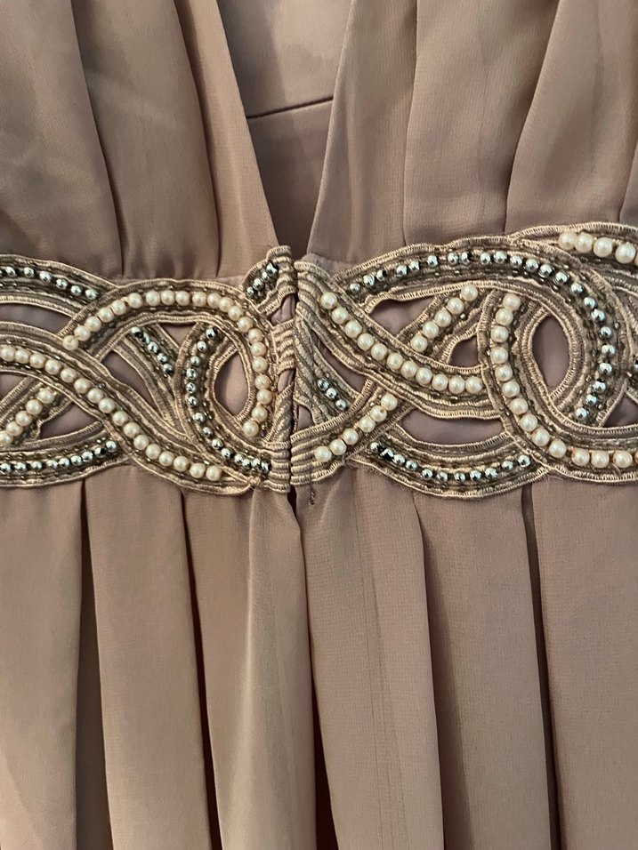 İşlemeli V Yaka Bej Uzun Elbise - Görsel 5