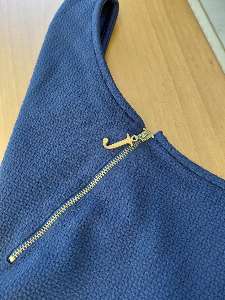 Mavi V Yaka Midi Triko Elbise - Görsel 4