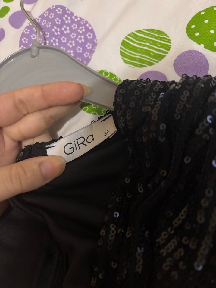 Gira markasına ait Siyah Mini Simli V Yakalı Kadın Elbise - Görsel 4