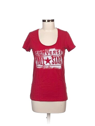 Converse T-shirt %70 İndirimli.