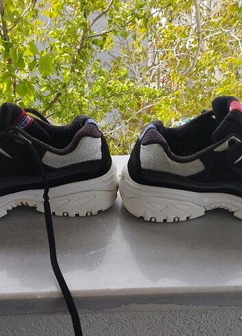 36 Beden Skechers spor ayakkabı