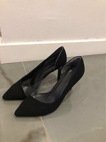 Kadın stiletto ayakkabı