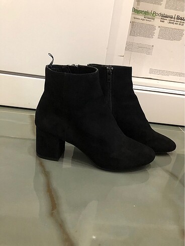 37 Beden siyah Renk H&M bot