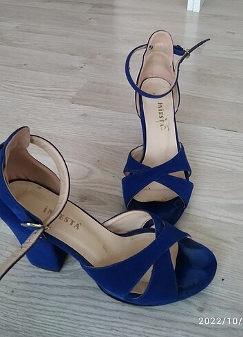 Çapraz Bantlı Platform Topuklu Sandalet Sax Süet