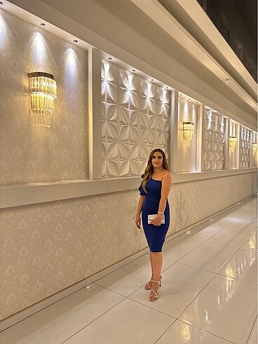 Saks mavi elbise