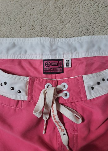 Dikişli ve Baskılı Pembe Vintage Deniz Şortu - Görsel 3