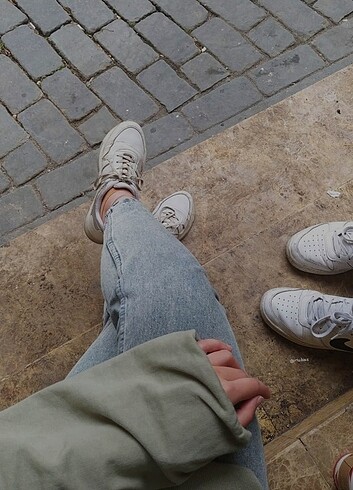 29 Beden mavi Renk Ambar marka eskitmeli mom jean