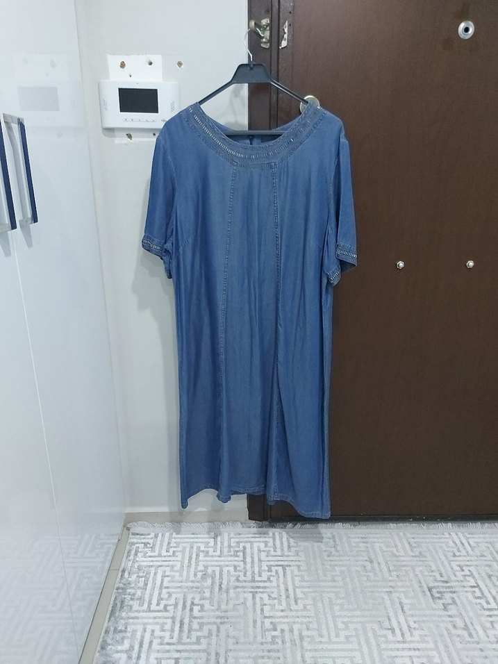 Büyük Beden Taşlı Tencel Elbise - Görsel 3