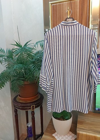 V Yaka Nakışlı  Çizgili Kadın Gömlek - Görsel 5
