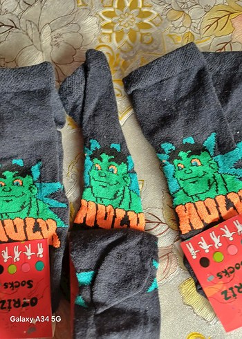 Çocuklar için Renkli Hulk Desenli Çorap - Görsel 4