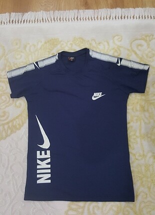 Nike da sadece 1 kez giyildi