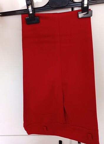 Dar paça kırmızı pantalon 