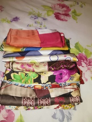 Aker Aker eşarp hiçbir sorunu yok toplu alınca indirim yapılır bir ta