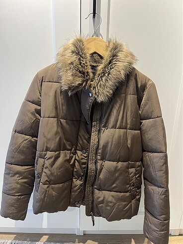 Bershka kürk detaylı şişme mont