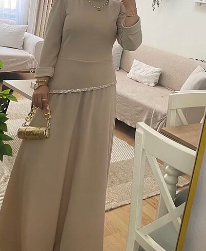 Diğer SIFIR ETİKETLİ TAŞLI ELBİSE