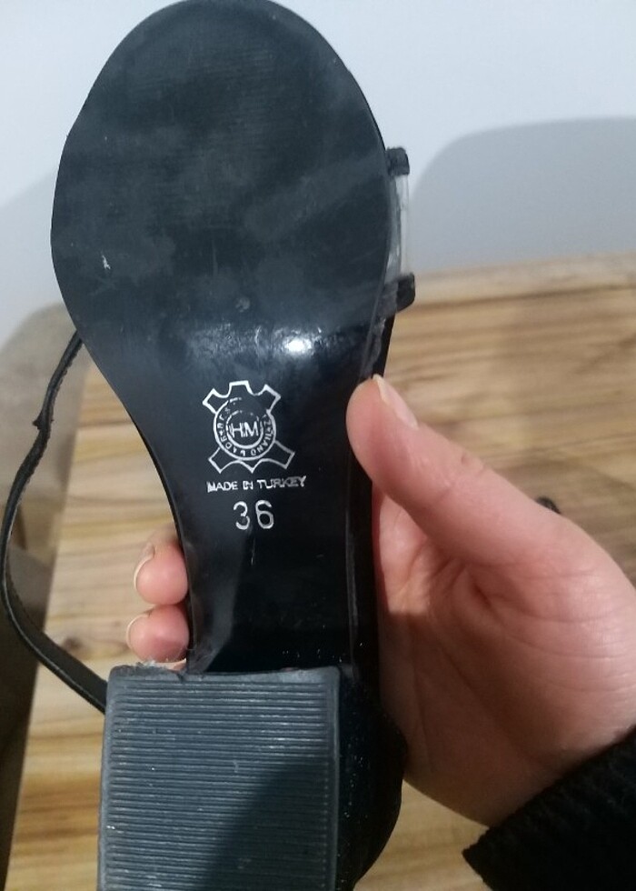 Siyah süet kısa topuklu ayakkabı - Görsel 5