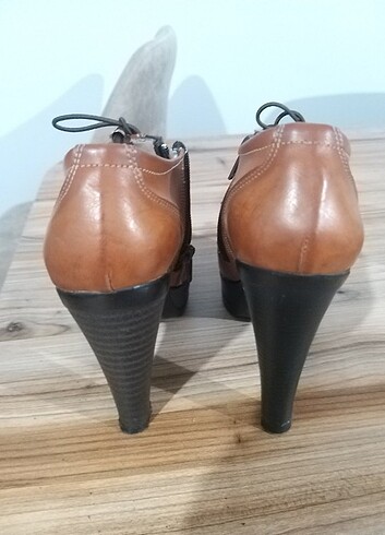 Deri topuklu bot ayakkabı - Görsel 2
