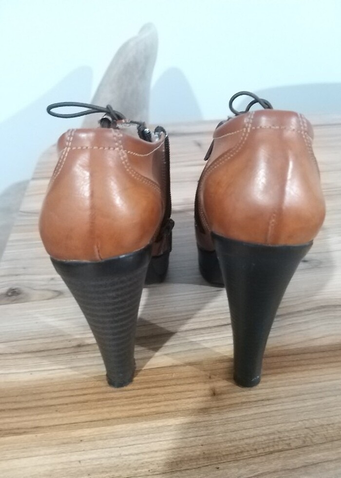 Deri topuklu bot ayakkabı - Görsel 2