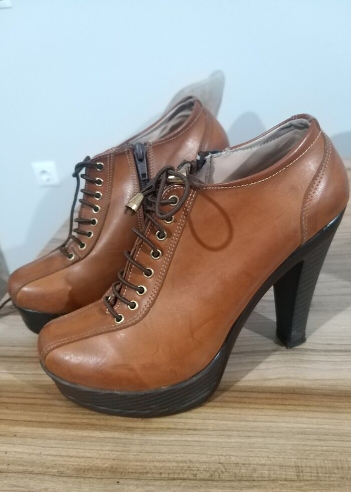 Deri topuklu bot ayakkabı - Görsel 4