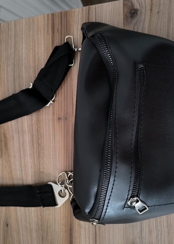 Siyah yumuşak deri çapraz çanta - Görsel 4