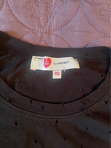 Koton Koton siyah delikli crop