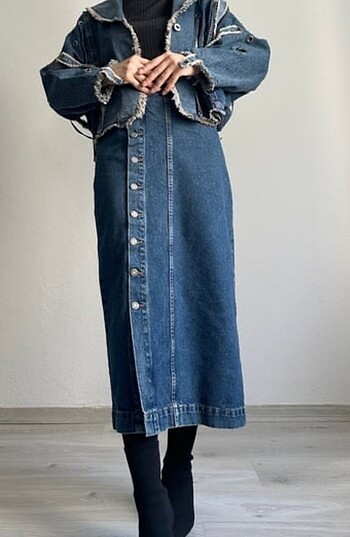 Uzun denim düğmeli etek