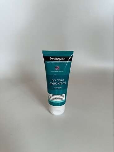 Neutrogena Nemlendirici Ayak Bakım Kremi
