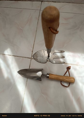 Beden Ahşap Saplı Bahçe Küreği ve Çatalı