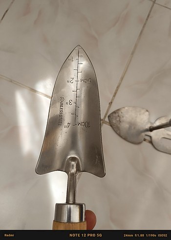 Diğer Ahşap Saplı Bahçe Küreği ve Çatalı