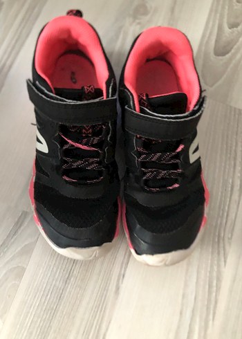 Decathlon Kız Çocuk Pembe Siyah Cırtlı Spor Ayakkabı