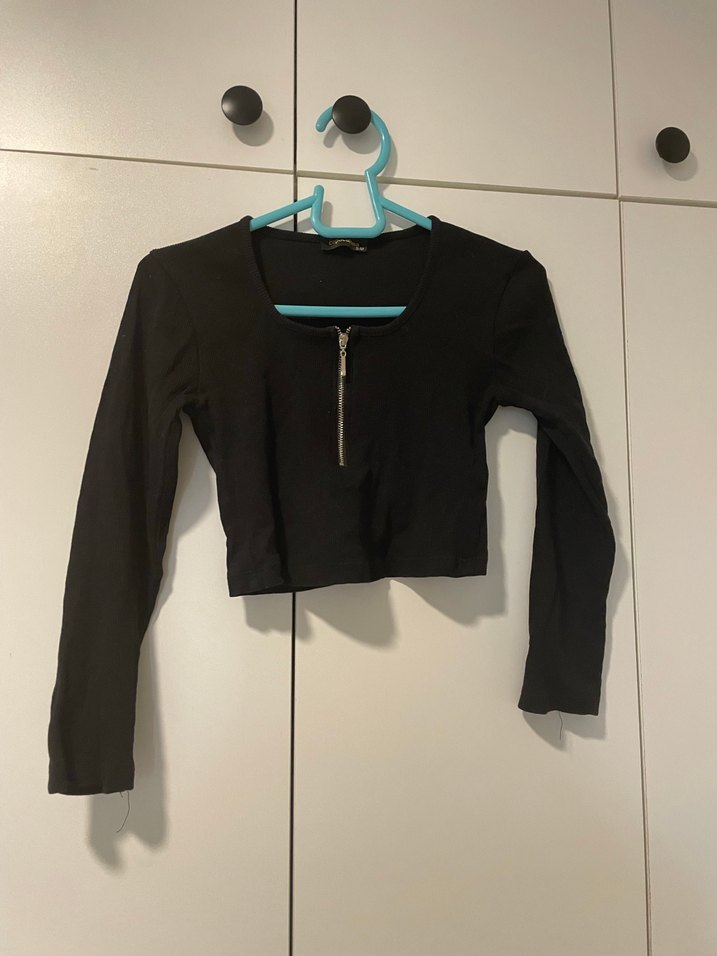 Fermuarlı Siyah Uzun Kollu Crop Top - Görsel 3