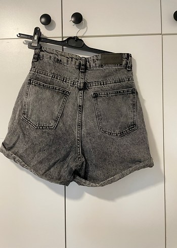 Gri Bel Kemerli Kadın Kot Şort - Görsel 5