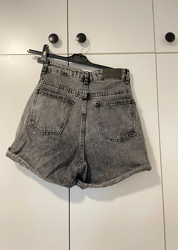 Gri Bel Kemerli Kadın Kot Şort - Görsel 4