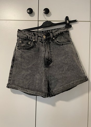 Gri Bel Kemerli Kadın Kot Şort - Görsel 2