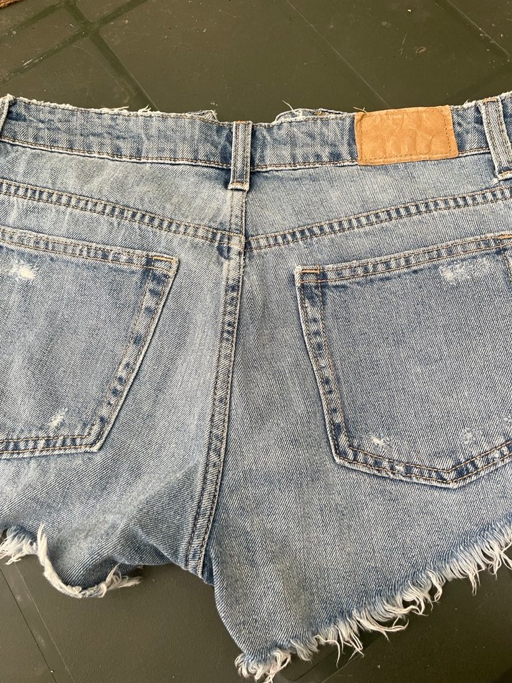 Gri Mavi Bol Kesim Mini Denim Şort - Görsel 3