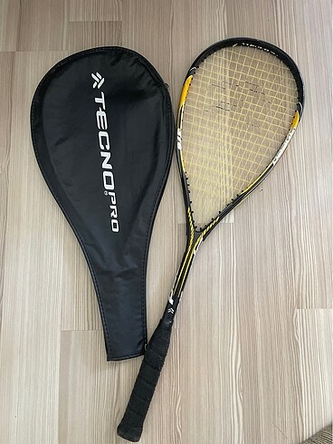 squash raketi