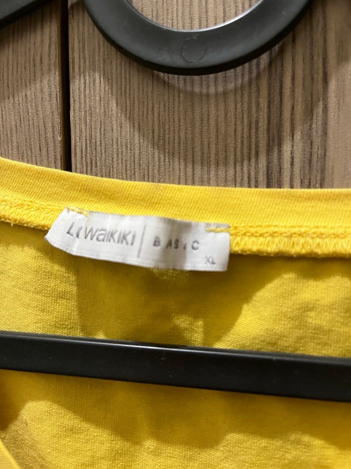 Sarı V Yaka Kadın Tişört - Görsel 2