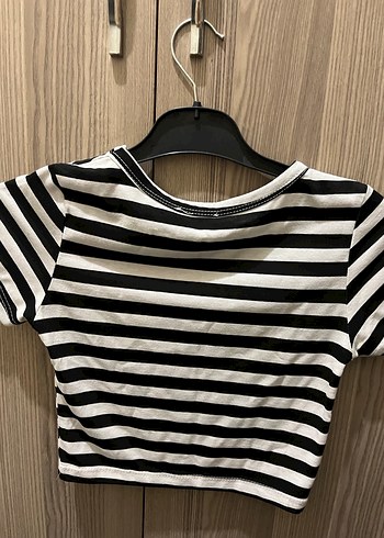 Kadın Siyah Beyaz Çizgili Kısa Kollu Tişört - Görsel 2
