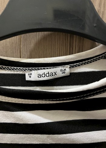 Kadın Siyah Beyaz Çizgili Kısa Kollu Tişört - Görsel 3