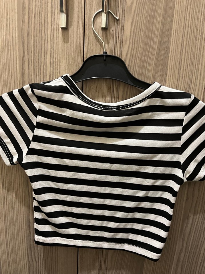 Kadın Siyah Beyaz Çizgili Kısa Kollu Tişört - Görsel 2