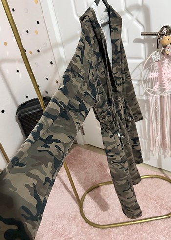 Gri Kamuflaj Desenli Kapüşonlu Kadın Parka - Görsel 4