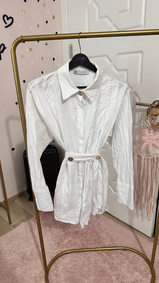 Beyaz Kemerli gold detay gömlek - Görsel 3