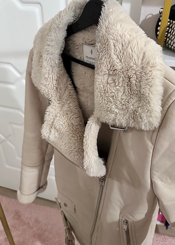 Kürk Detaylı Bej Kadın Ceket - Görsel 4