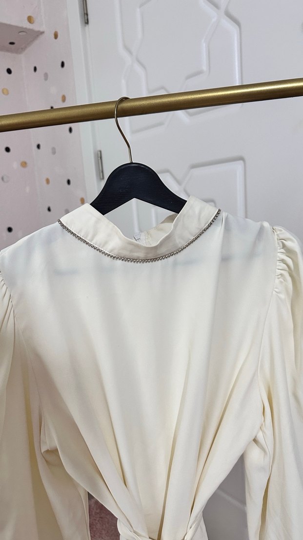 Beyaz Kuşaklı Saten taşlı tunik - Görsel 4
