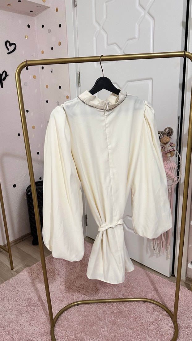 Beyaz Kuşaklı Saten taşlı tunik - Görsel 3