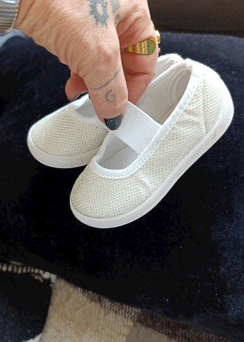 Kız Çocuk Beyaz Cırt Cırtlı Babet Ayakkabı - Görsel 2