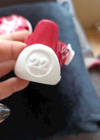 Kız Çocuk Kırmızı Tokalı Kauçuk Terlik - Görsel 2