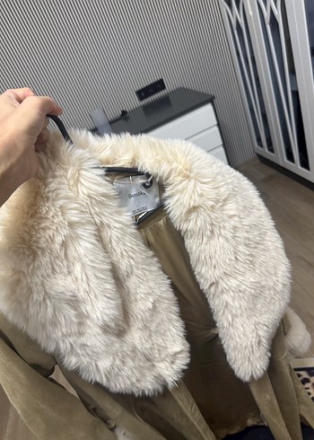 Bej Kadın Uzun Kürklü Kaban - Görsel 3