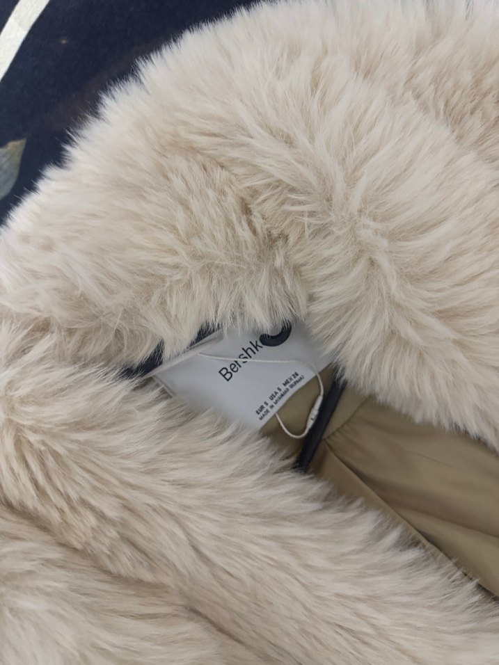 Bej Kadın Uzun Kürklü Kaban - Görsel 2